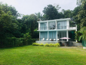 Neilis Villa